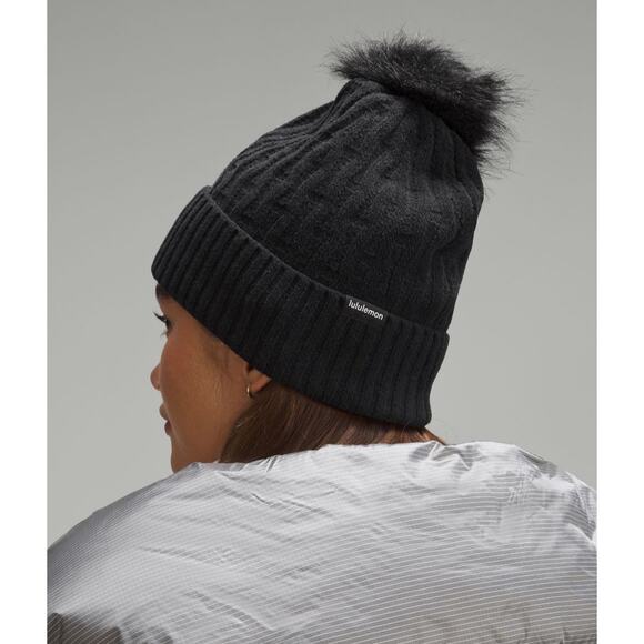 Lululemon Woman Cable Knit Pom Beanie Hat Black New $54 Retail - Picture 3 of 4